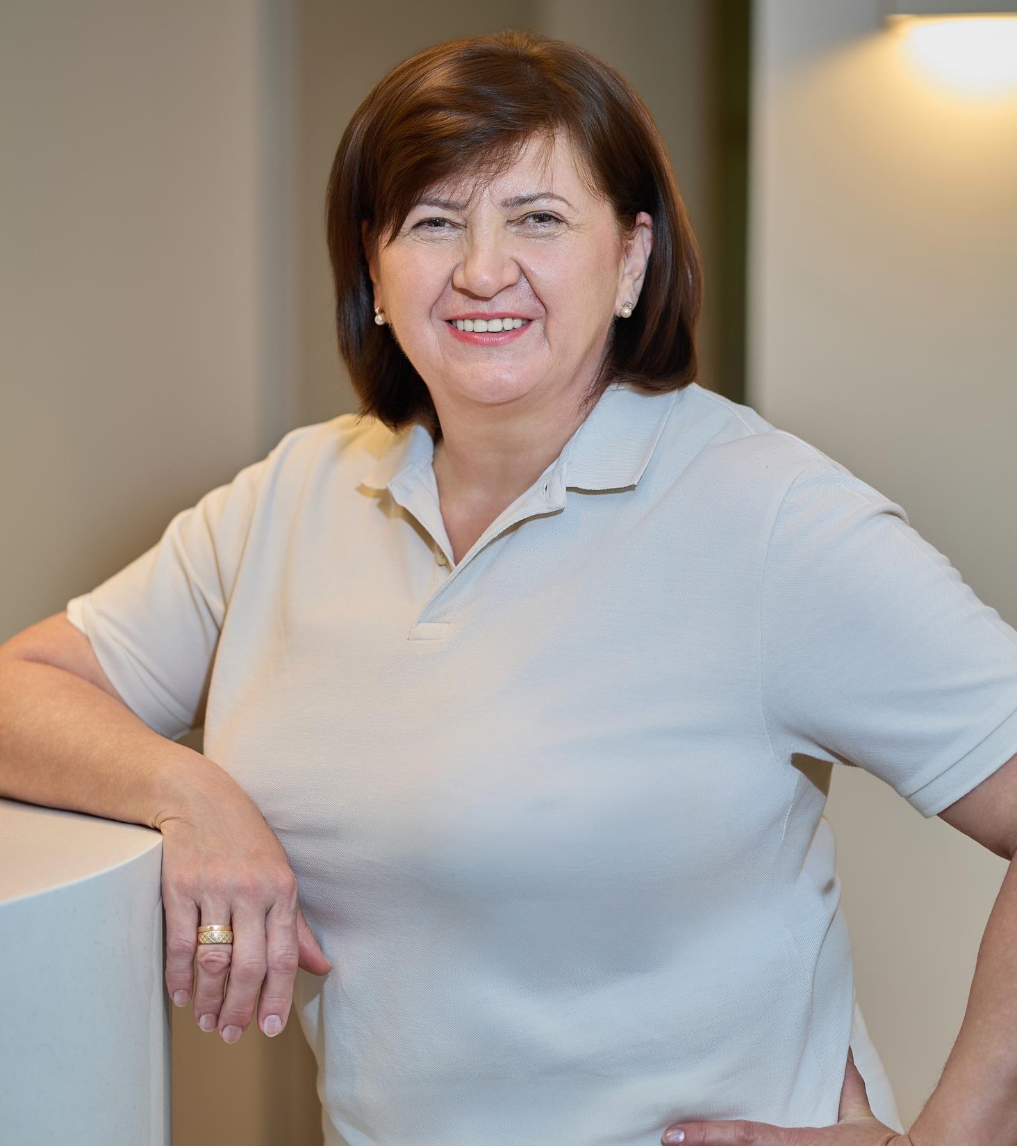 Dr. Eva-Mirela Gardner